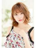 耳掛けが可愛いふわふわミディ