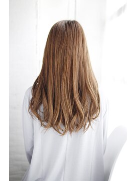 シュシュット(chouchoute) 吉祥寺3分黒髪ホワイトアッシュショートパーマエアリーミディ045