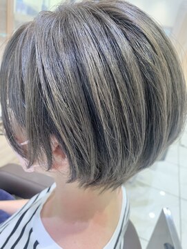 アッシュ 千歳烏山店(Ash) 前髪なしショートボブ　寒色系シルバーグレージュ
