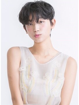 ビュートリアム 福岡(BEAUTRIUM) 柔らかい丸みのマッシュルームショートレイヤーヘアー