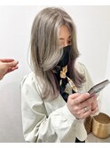 モノトーンベージュにちらりと インナー ピンクヴァイオレット