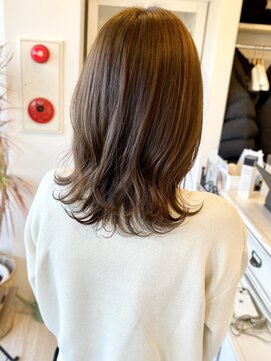 ヴィアスヘアー(vias hair) 上品な大人の外ハネスタイル