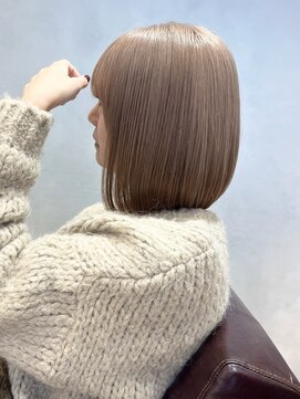 エミス バイ メルト 吉祥寺(emis by melt) 【吉田江梨】ベージュボブハイトーンぱっつん前髪ケアブリーチ