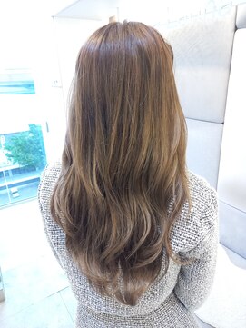 アナ ラーナ(Anna Lanna) ショコラベージュにTWICE巻き