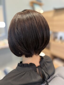 ジュン(Jun) 前下がりボブ