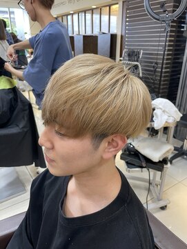 フォルテ 草薙店 ホワイトベージュカラー