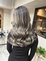 サニー 渋谷(SUNNY)&nbsp;バレイヤージュ、ハイライト、レイヤーロング、グレーベージュ