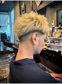 2148ブリーチ＆ダブルカラー金髪ホワイトブロンド刈り上げウルフ