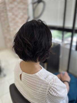 マニッシュ 三鷹駅前店 艶カラー×ふんわりボブ