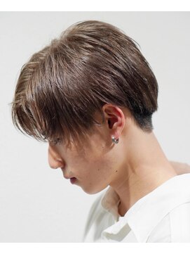 オーシャントーキョー 原宿(OCEAN TOKYO) ツヤ感ミルクブラウン × スリークセンターパート