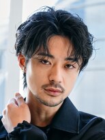 レタッチバイフィフス(RETOUCH by fifth)&nbsp;原宿ルーズパーマセンターパートスパイラルパーマ大人色気ヘア　