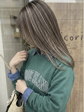 ニコリヘアワークス(nicori hair works) ミディアム×ハイライト×ミルクティーベージュ2