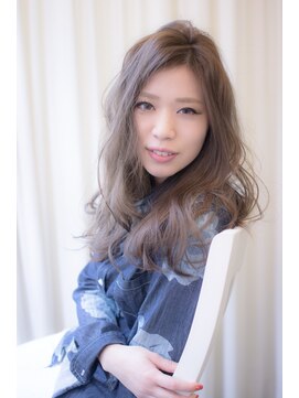 ヴィークス ヘア(vicus hair) ミルキーアッシュ×シルキーロング