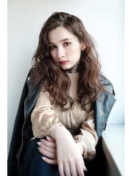 ムーア(MUA) ミディアムパーマ×ナチュラルカール