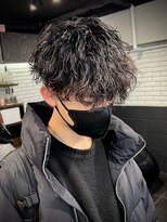 ビンゴ(BINGO)&nbsp;1032モテ髪ツーブロック束間波巻きパーマバイカラーツイスト