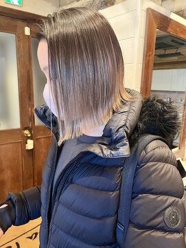 ラレイ(Lalei) ヘルシースタイル× ワンレン前下がりボブ