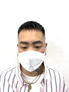 フラット(FLAT) スキンフェード×クロップ