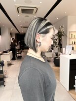 モードな雰囲気　ぱっつんボブ　メリハリハイライト　おしゃれ