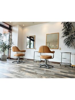 周りを気にせずゆっくりとくつろげる空間でリラックス◇マンツーマン施術で理想のスタイルを叶えます！