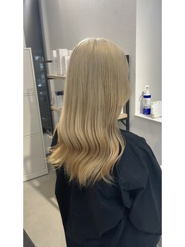 エヌ(Nn) ライトブロンド