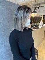 メリー オオサカ(Merly Osaka)&nbsp;White gray balayage