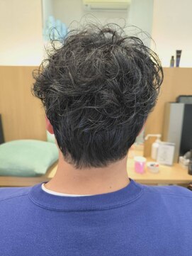 ウイバイファースト(u'i by first) パーマをかけたショートスタイル