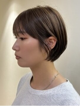 黒髪/クラゲヘアー/オリーブグレー/小顔/ココアベージ ユ/伊勢崎