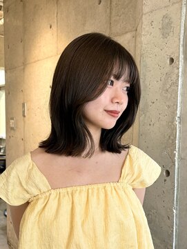 エイム(aim) オリーブベージュ×ミディアムボブ