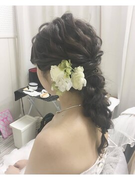 ヘアアンドケア エジェリラボ(hair&care egerie lab) 編みおろしでラフなパーティースタイル