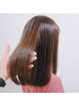 ジェナ(Jena) コーラルブラウン×ツヤストレート