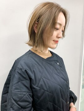 ヌード(nude) nude仲井【ハイライト】&アッシュベージュ【切りっぱなしボブ】