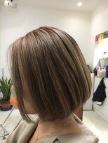 アイエムヘアー(im hair)&nbsp;脱白髪染め　ハイライト　大人ボブ　透明感　ベージュ