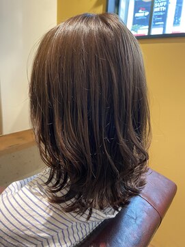 ムーン(moon) #美髪のススメ#ネビージュ#大人かわいいヘア#こなれミディ