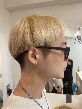 アミュレ(Amule) ブリーチ一回以上メンズカット刈り上げ2ブロック梅ヶ丘