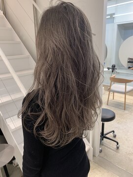 シキ 渋谷(siki) ハイトーン/ブリーチ/レイヤーカット/シアーカラー/渋谷/原宿