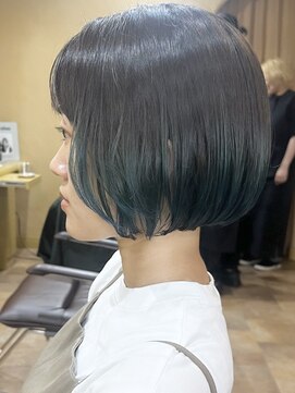 アレン 玉造(allen) ミニボブ×ターコイズスタイル