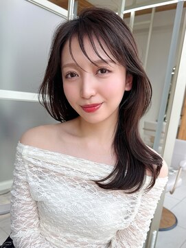 アフロート エル 大阪(AFLOAT L) 20代に人気！韓国風レイヤーでくびれヘア× シースルーバング