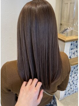 リヴナ(Livna) 艶ブラウンストレート◎