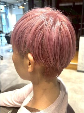 すっきりショート×ピンクベージュ