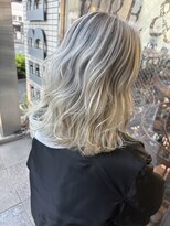 バイブアンドアネックス(VIBE & ANNEX) 《momoka》バレイヤージュホワイト石川町横浜元町