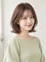 チャチャブラン アミー(cha-cha Blanc Amie)&nbsp;シースルー前髪の柔らかレイヤーボブ
