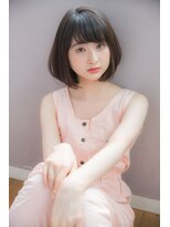 大人モーブカラー×小顔ワイドバング×くびれミディショート