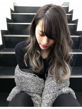 トルネード(TORNADO) モノトーングレーハイライトバレイヤージュ