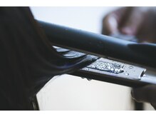 （１）【カラーやアイロンの熱ダメージでパサつく方に】ナノレベルまで浸透させる『超音波トリートメント』