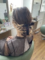 ヘアーガーデン バレッタ(hair garden barretta) インナーカラー×ゆるかわ大人アレンジ