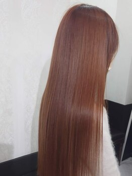 丁寧な施術で、自然でナチュラルなストレートヘアを実現♪忙しい朝も、憧れのさら艶髪へ…＊