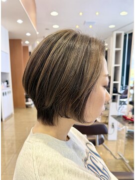 レッド(ReD) ショートボブ 髪質改善 縮毛矯正 白髪ぼかし