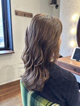 エルサフィロ キタハマ(el zafiro kitahama) 30×40×50×60代×髪質改善×頭皮に優しい×明るい白髪染め