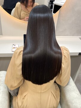 満足できなかった髪質改善に終止符。大人の上質艶ロング