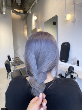 ティム(tim) 《hinako》淡い。Pale blue